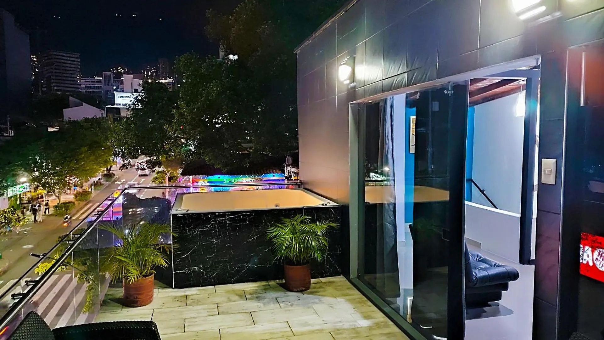 3 Bdrm Penthouse With Rooftop Pool And Jacuzzi At Poblado Medellin 0*,  Colombia