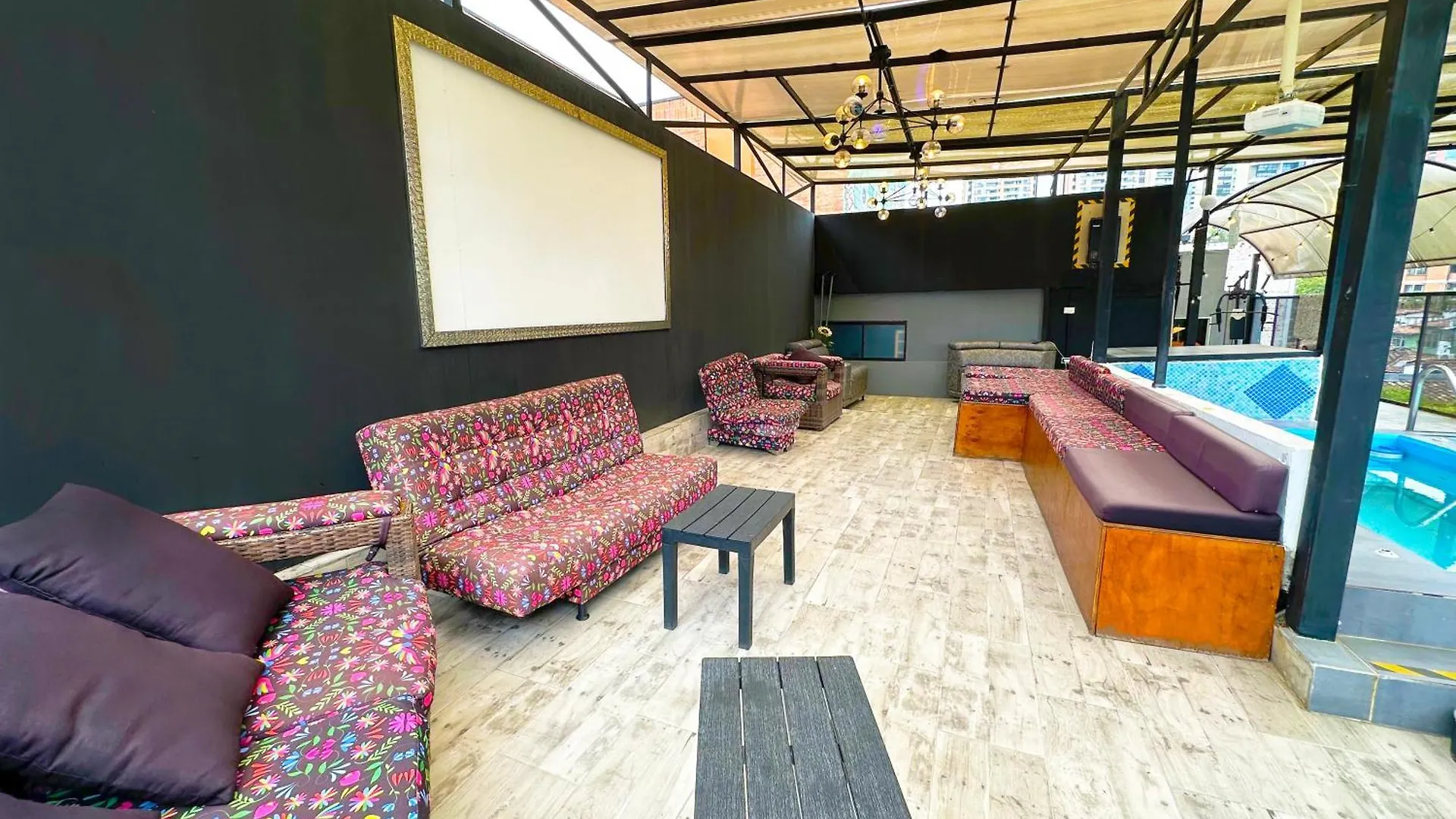 3 Bdrm Penthouse With Rooftop Pool And Jacuzzi At Poblado Medellin