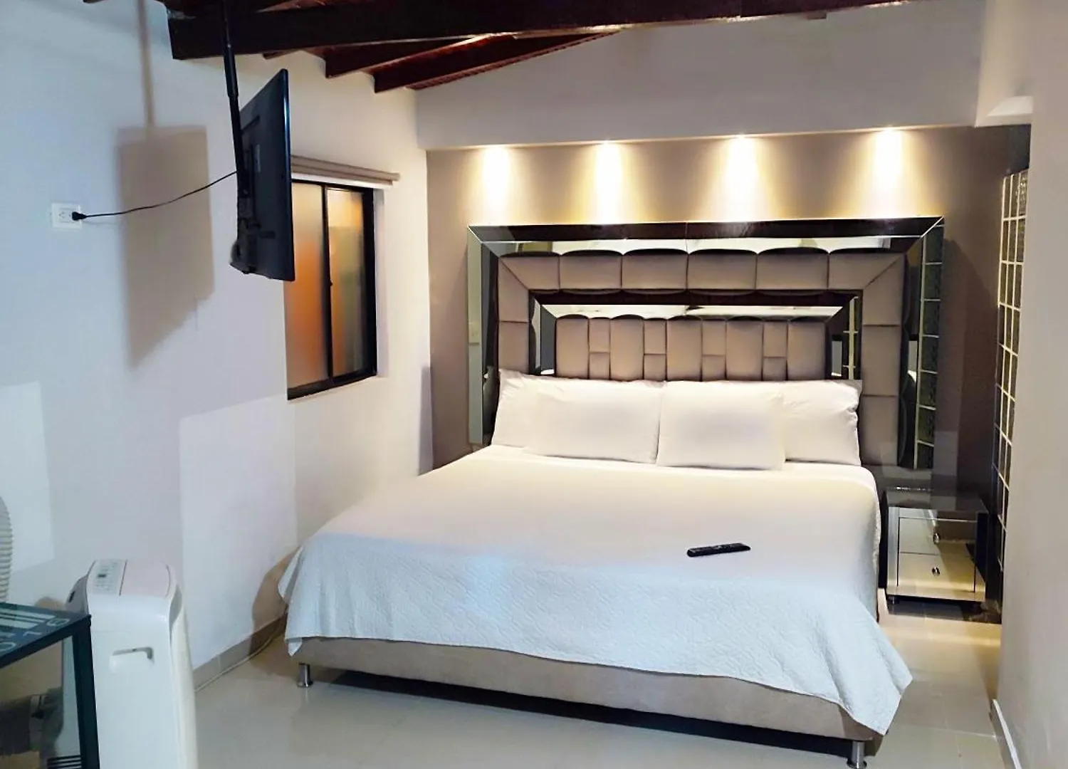 3 Bdrm Penthouse With Rooftop Pool And Jacuzzi At Poblado Medellín 0*,