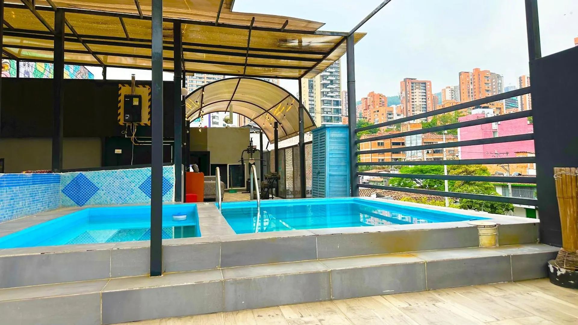 Appartement 3 Bdrm Penthouse With Rooftop Pool And Jacuzzi At Poblado Medellín
